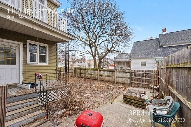 Building Photo - 1104 Jennette Ave NW