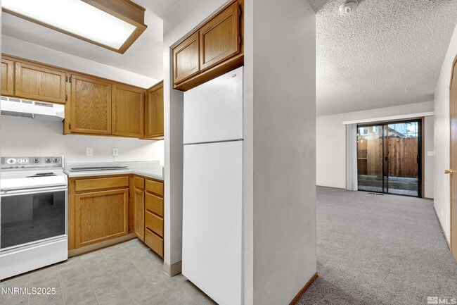 Building Photo - 4985 W 7th St