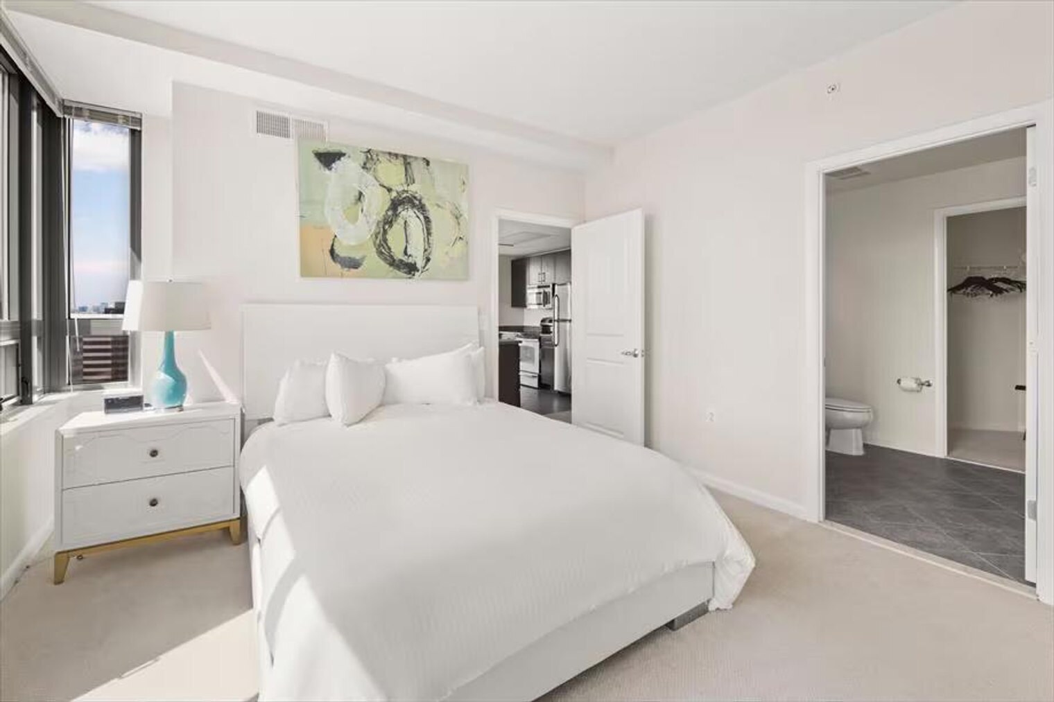 Building Photo - 1405 S Fern St