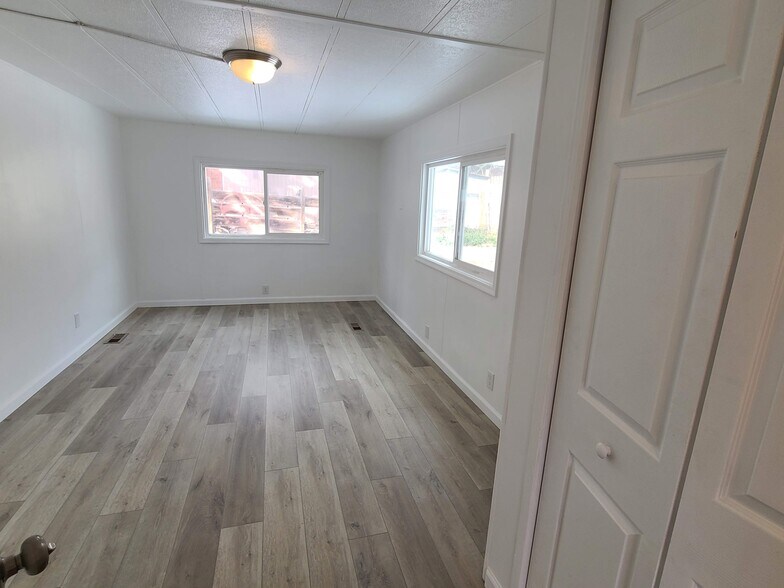 Building Photo - 4448 E Wintergreen