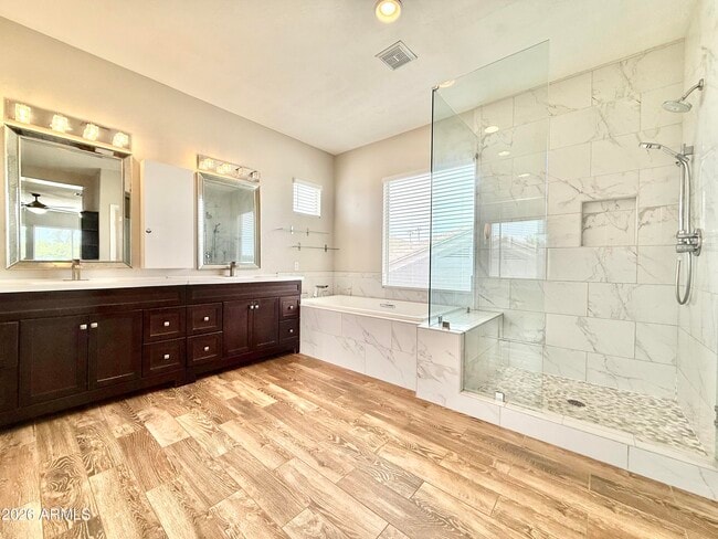 Building Photo - 3640 S Barberry Pl