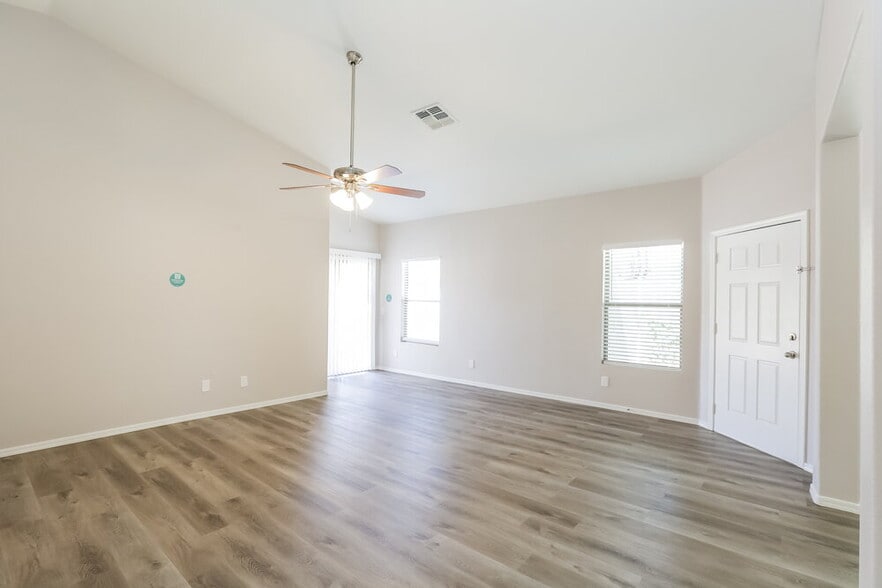 Building Photo - 6350 W Hilton Ave