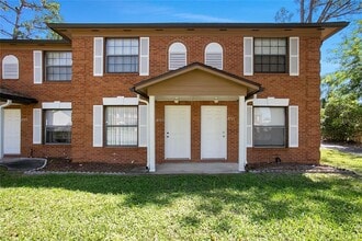 Building Photo - 2721 Gray Fox Ln