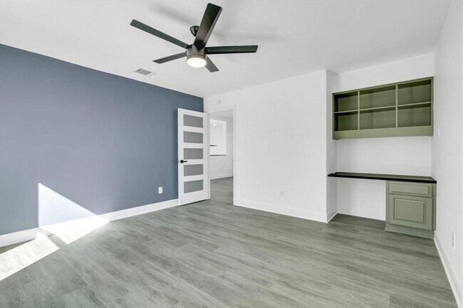 Building Photo - 12564 Memorial Dr
