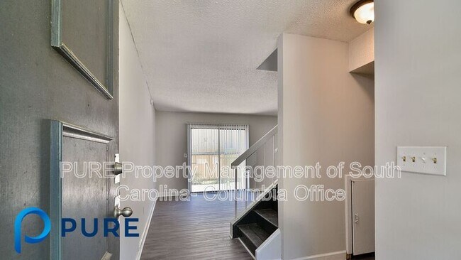 Building Photo - 521 Hickory Hill Dr