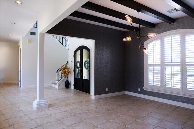 Building Photo - 7228 Oak Shores Dr