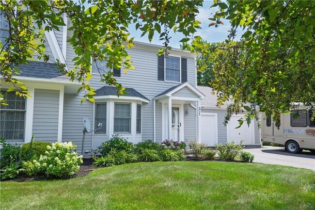 Building Photo - 217 Wycliff Dr