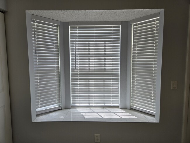 Building Photo - 3080 Fox Ln