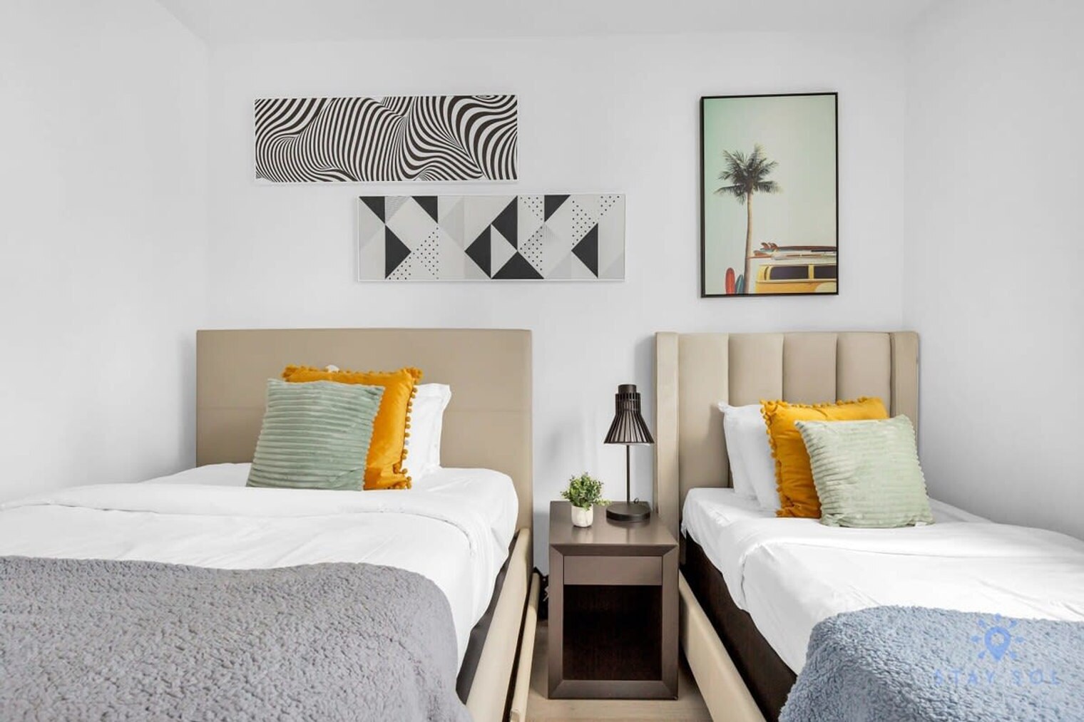 Building Photo - 4010 S Ocean Dr