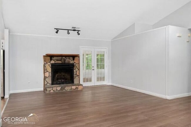 Building Photo - 5825 Vernier Dr SW