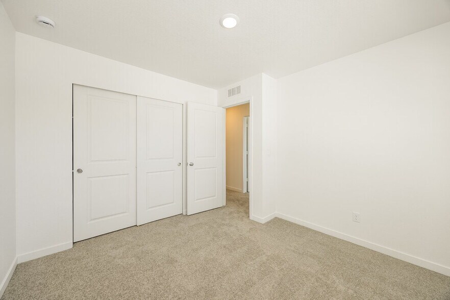 Building Photo - 8986 Blue Feather Lp