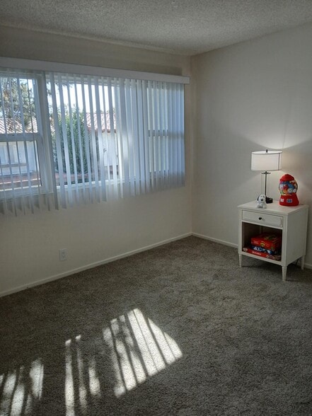 Building Photo - 851 Amigos Way