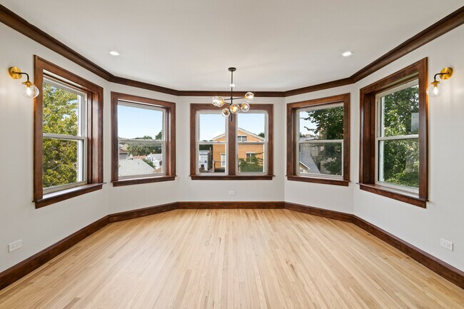 Building Photo - 4834 N Springfield Ave