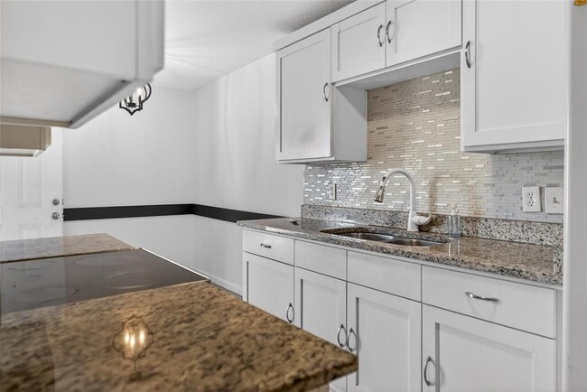 Building Photo - 1400 Braes Ridge Dr