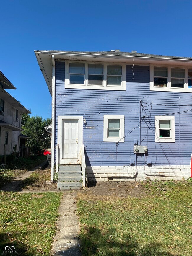 Building Photo - 3341 N College Ave