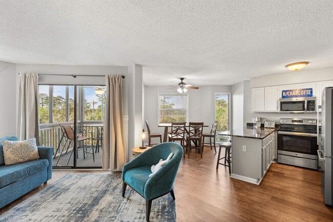 Building Photo - 1500 Cenith Dr