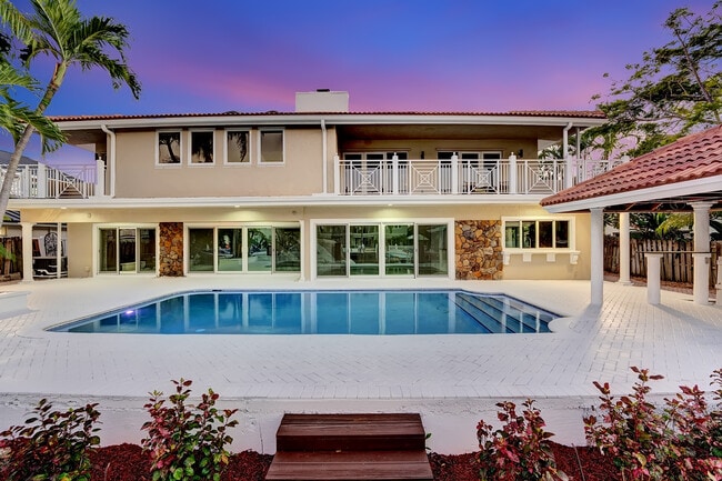 Building Photo - 937 Fern Dr