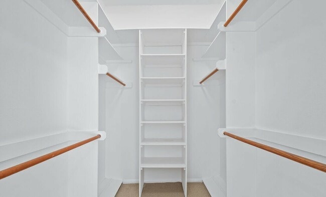 Building Photo - 1074 Peachtree Walk NE