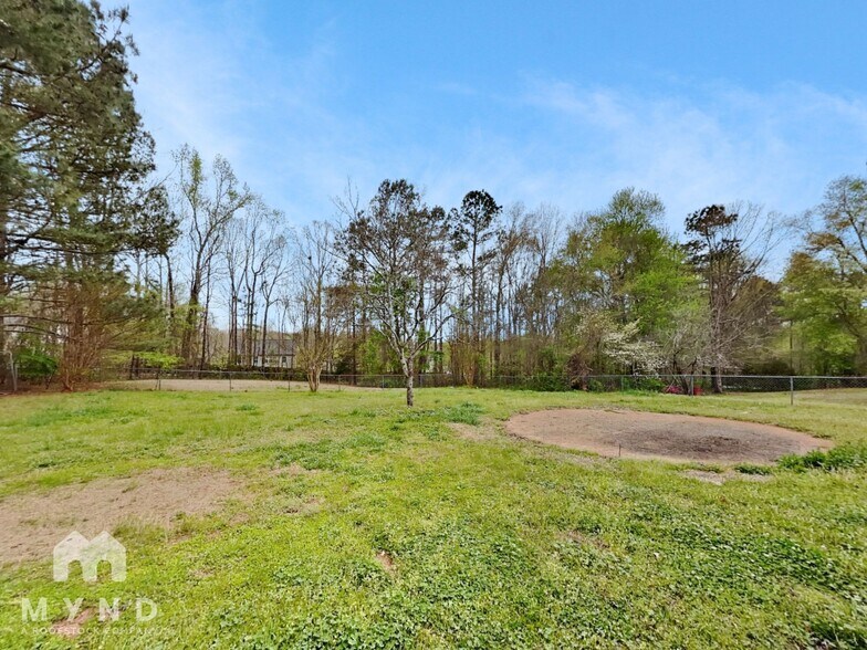 Building Photo - 135 Windward Dr