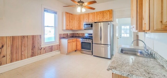 Building Photo - Bountiful City Office Space or residential