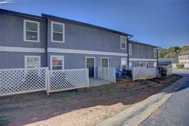 Building Photo - 2340 Beaver Ruin Rd