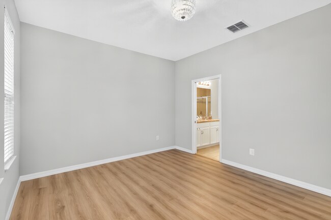 Building Photo - 17523 Promenade Dr