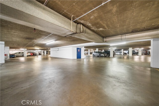 Building Photo - 10982 Roebling Ave