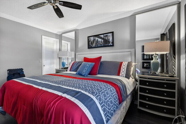 Building Photo - 48 Burgundy Ave