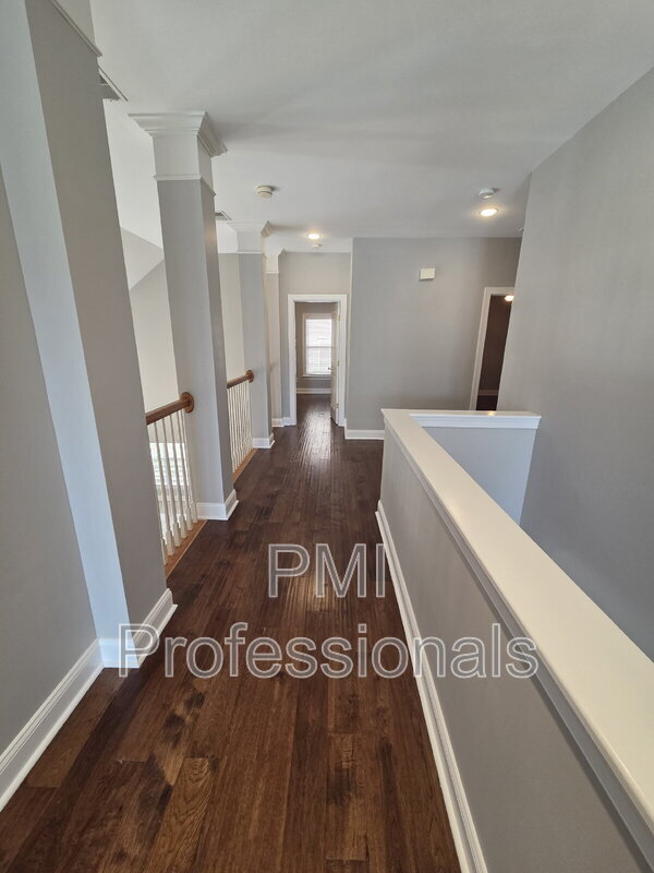 Building Photo - 315 Shadow Creek Dr