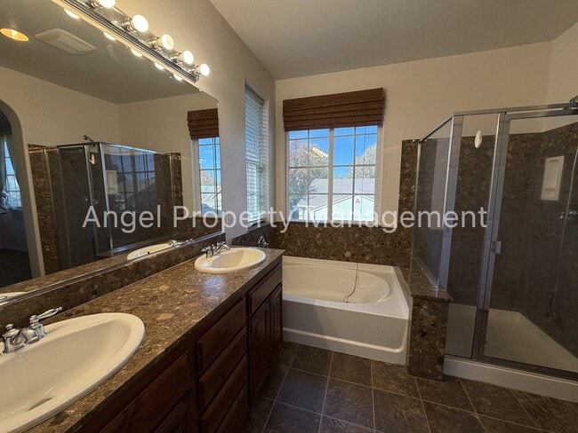 Building Photo - 3055 Brunnet Ln