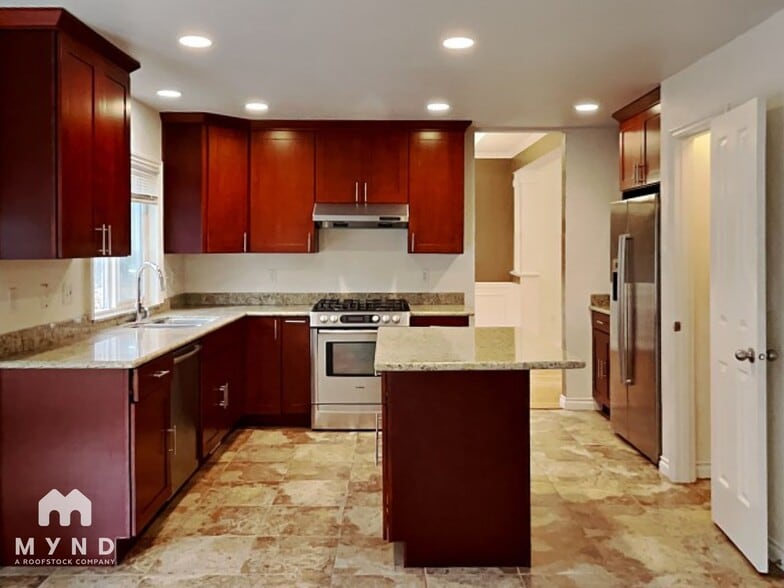 Building Photo - 13327 2nd Ave NE