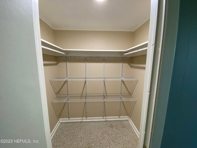 Building Photo - 102 St Elmo Rd