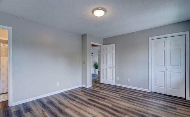 Building Photo - 4155 Spirea Dr