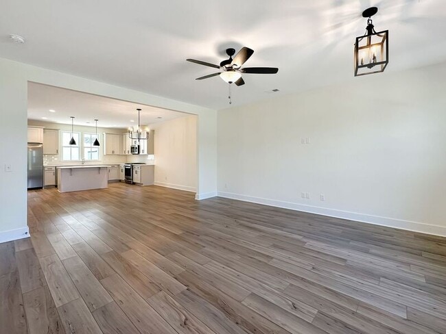 Building Photo - 258 Symphony Ave