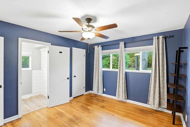 Building Photo - Charming One-Level 3 Bedroom/ 1.5 Bath Beaverton Home | Large ¼-Acre Lot