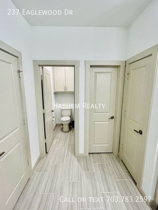 Building Photo - 237 Eaglewood Dr