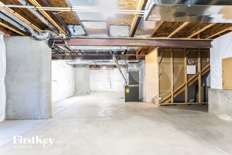 Building Photo - 25028 E Canal Pl