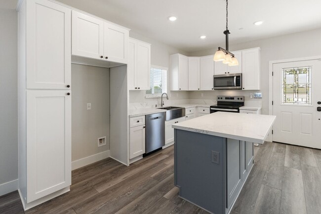 Building Photo - BRAND NEW HOME