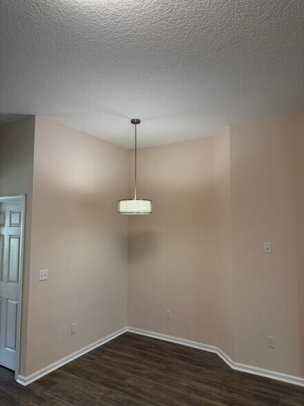 Building Photo - 3515 Laurel Mill Dr