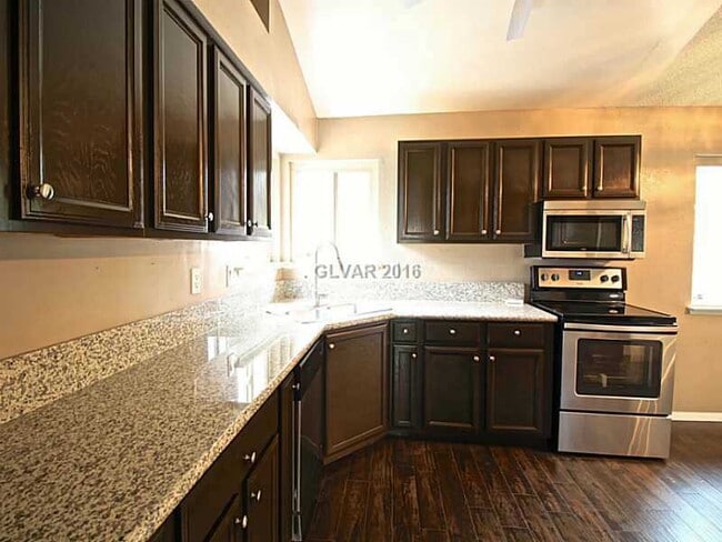 Building Photo - 833 Spyglass Ln