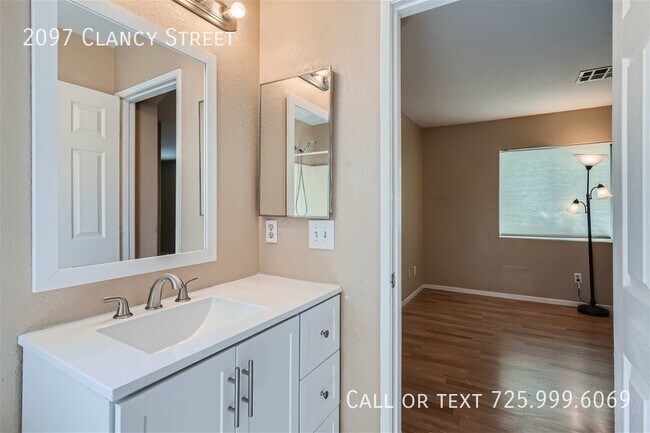 Building Photo - Charming Wexford Village Home: Open Layout...