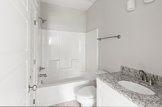 Building Photo - Brand New Luxury Townhome