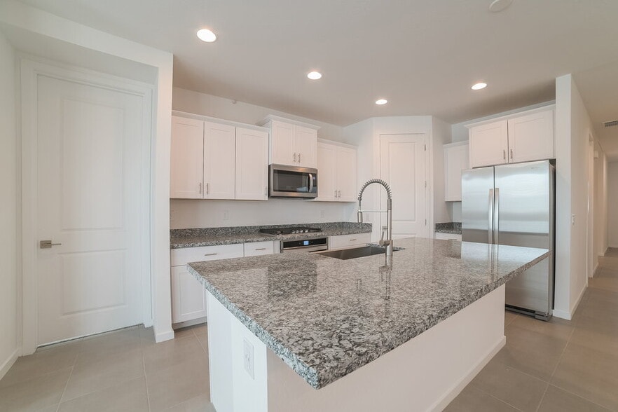 Building Photo - 5635 W Walatowa St