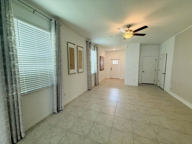 Building Photo - Townhouse in Land O' Lakes - The Townes at Lake Thomas