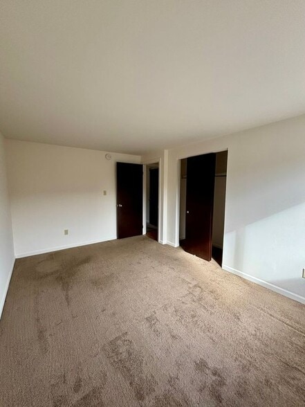 Building Photo - 6 Losson Garden Dr