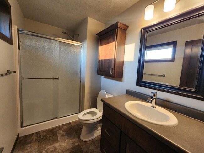 Building Photo - Modern 4bed/4bath near Jefferson Highschool