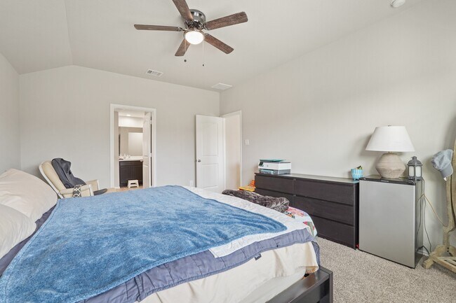 Building Photo - 40422 Gdn Hts Ln