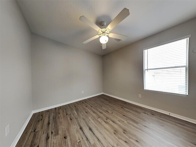 Building Photo - 2343 Village Leaf Dr