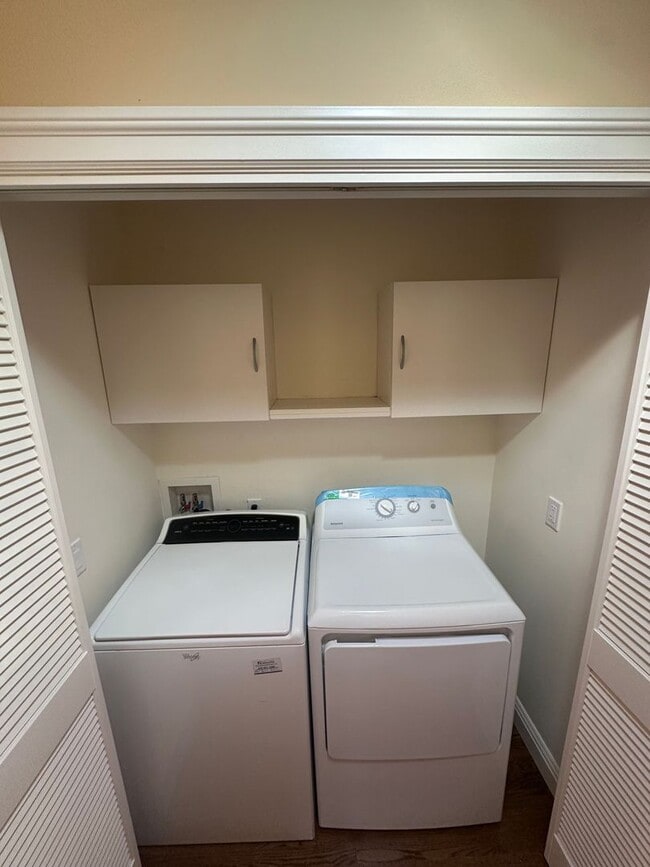 Building Photo - 115 Aster Rd