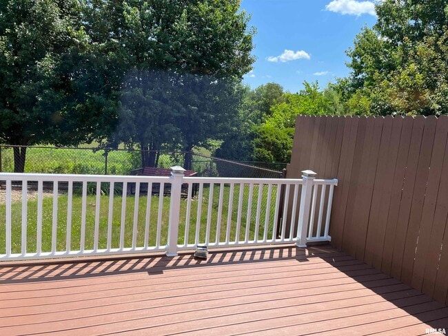 Building Photo - 1704 Tern Pl